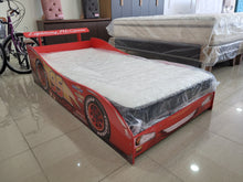 Cargar imagen en el visor de la galería, CAMA 1 PLAZA RAYO MCQUEEN
