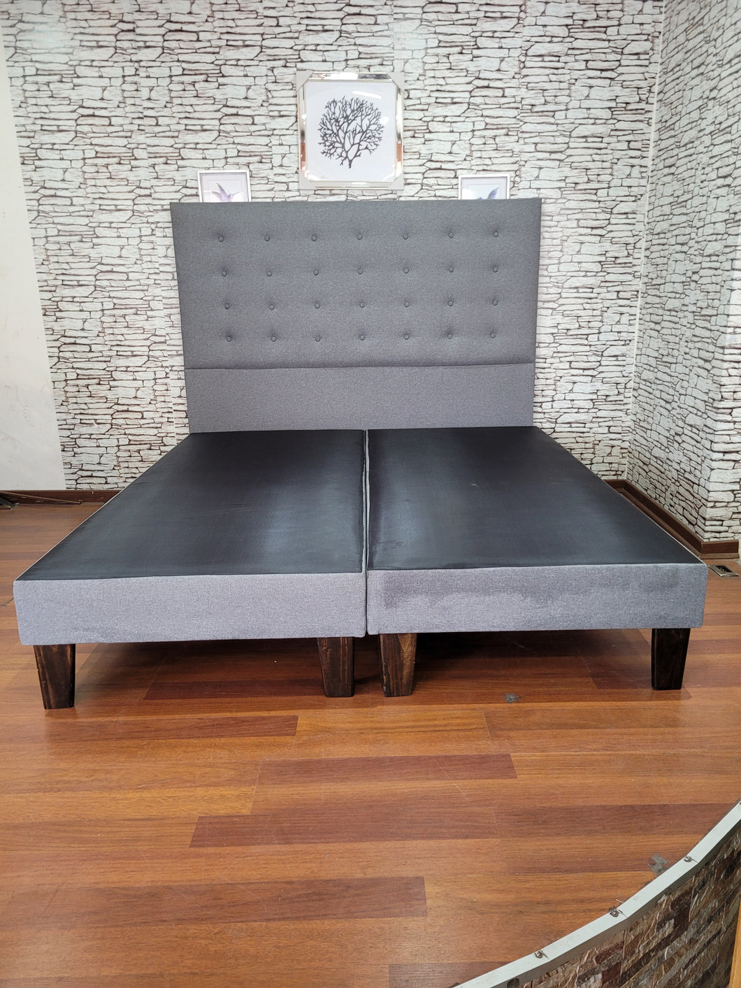 CAMA KING BASES + RESPALDO MODELO DREMS FC GRIS PERLA LINO