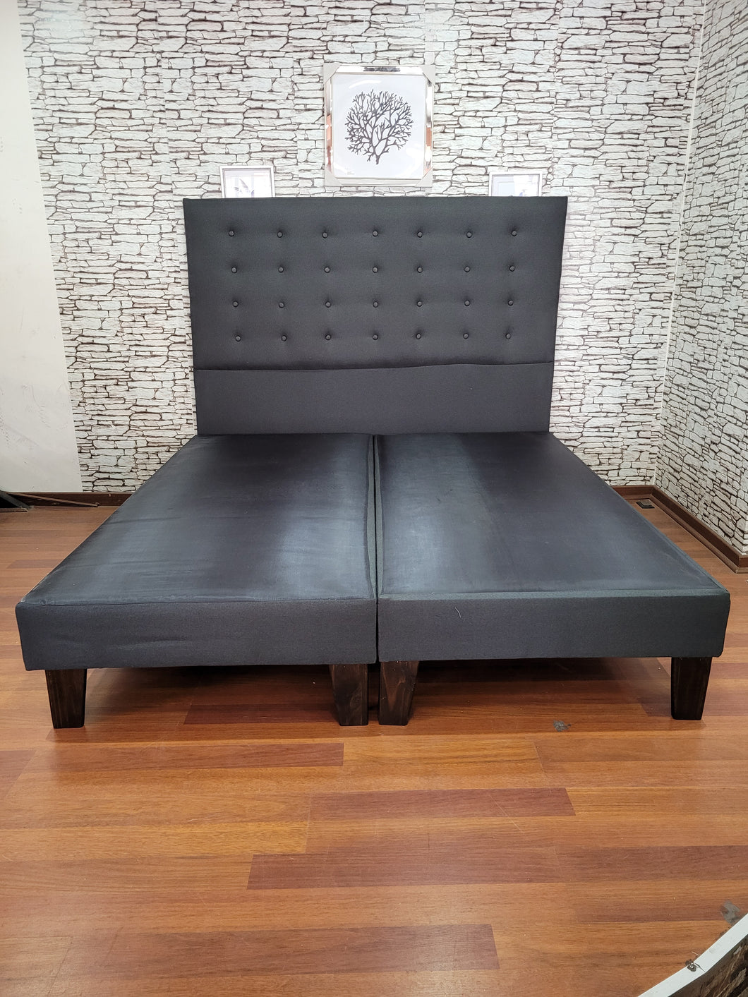 CAMA KING BASES + RESPALDO MODELO DREMS FC GRIS OSCURO LINO